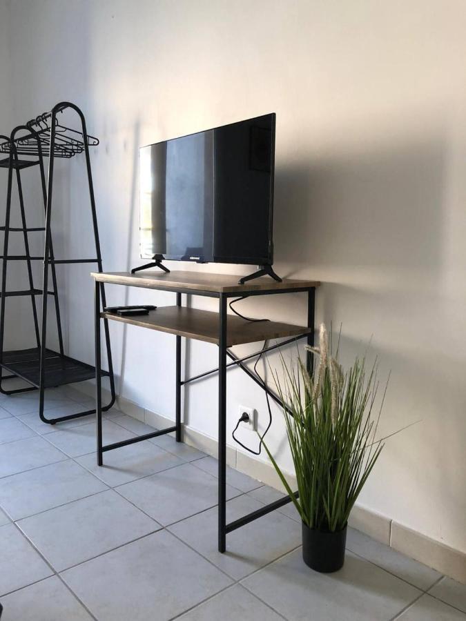 Apartament Studio Le 2, Free Parking, Free Wifi, Transports Nîmes Zewnętrze zdjęcie